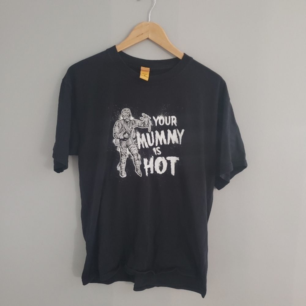 Your Mummy‎ Is Hot Funny Graphic T-Shirt Black Cotton Short Sleeve Size M